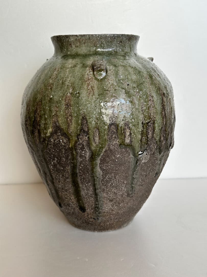 灰釉壺　(竹内公明 作)