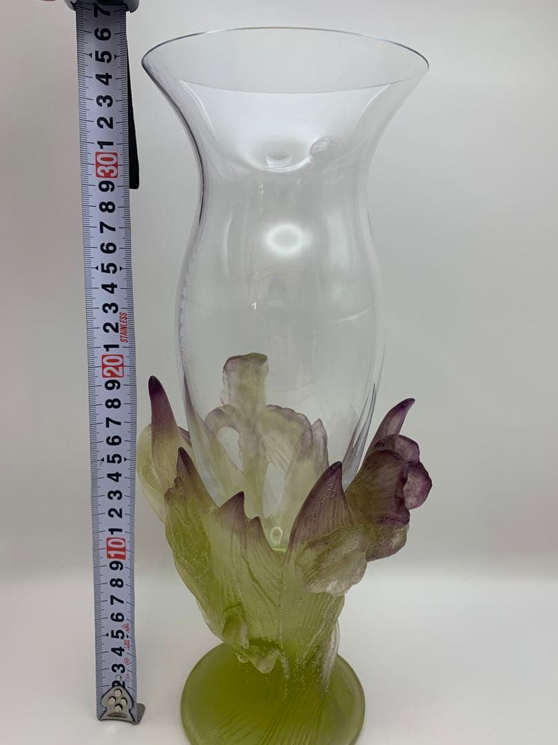 ドームナンシー　ガラス製花瓶 透明・緑・紫 花のデザイン