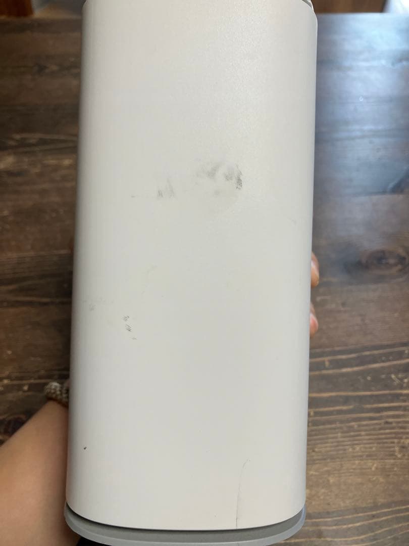 Speed Wi-Fi  5G L13 本体と付属品