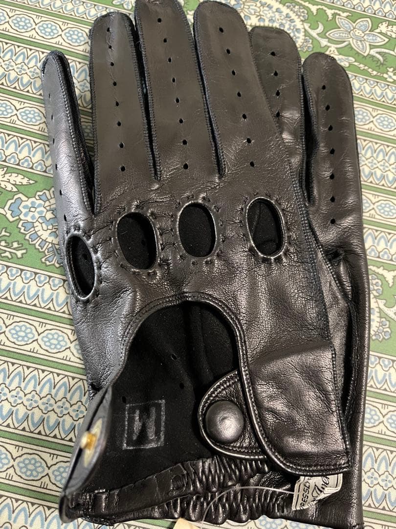 本革　レザードライビンググローブ Saks Fifth Avenue Mサイズ