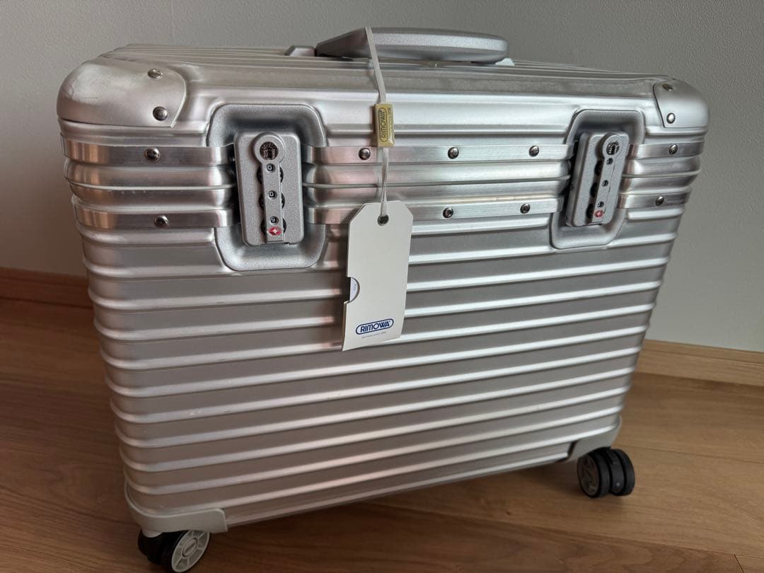 RIMOWA パイロット 4輪