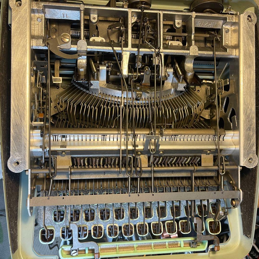 ■レストア・動作確認済■エルメス タイプライター 3000 ワイドタイプ 文字大