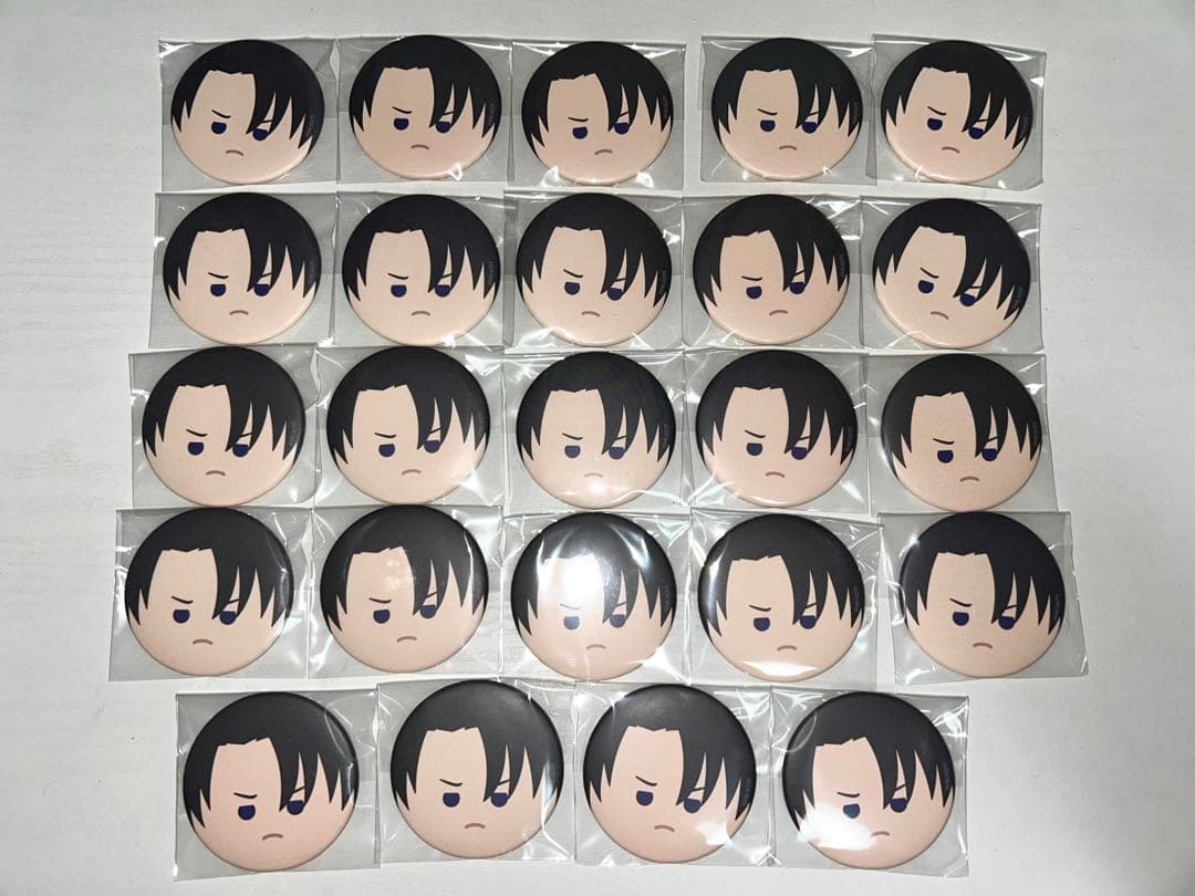 進撃の巨人 リヴァイ KINOKOS キノコス Anique アニーク 缶バッジ