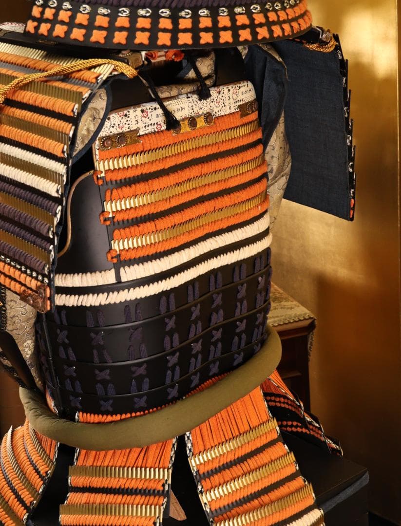 BY02　甲冑　具足　黒胴当世素掛 緋縅　鎧櫃付き　等身大　現代鎧　兜　武具