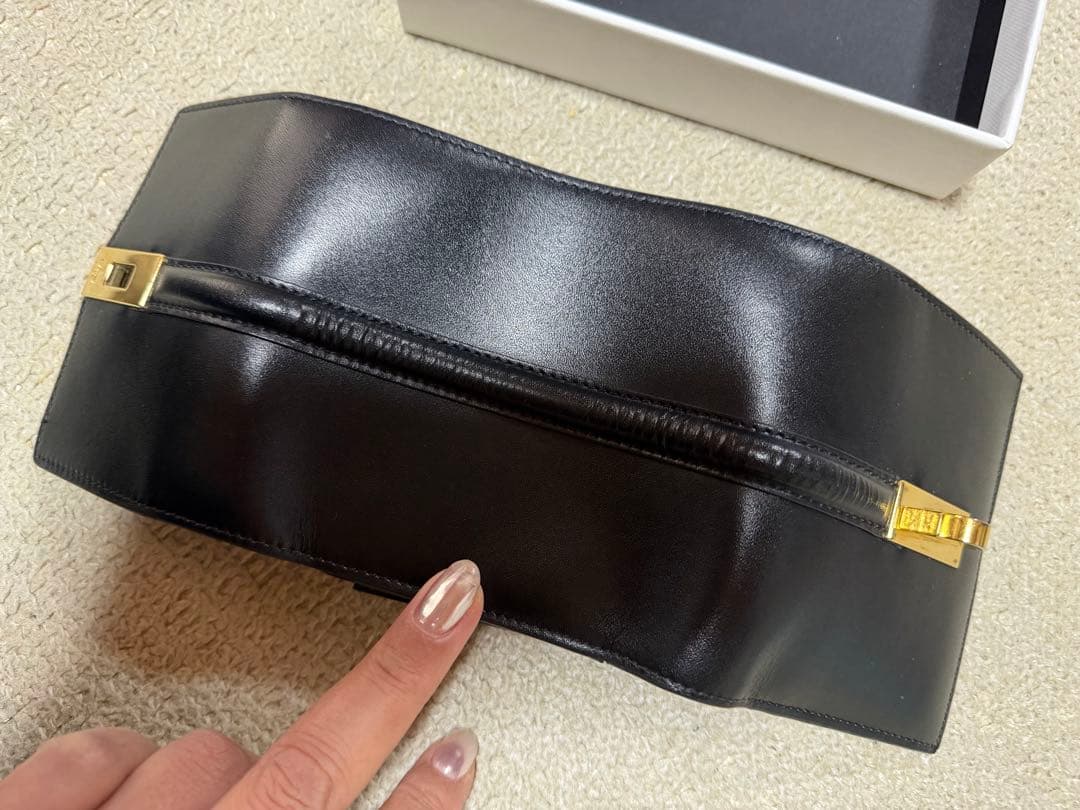 Celine 黒 レザー 三つ折り財布　使用済み