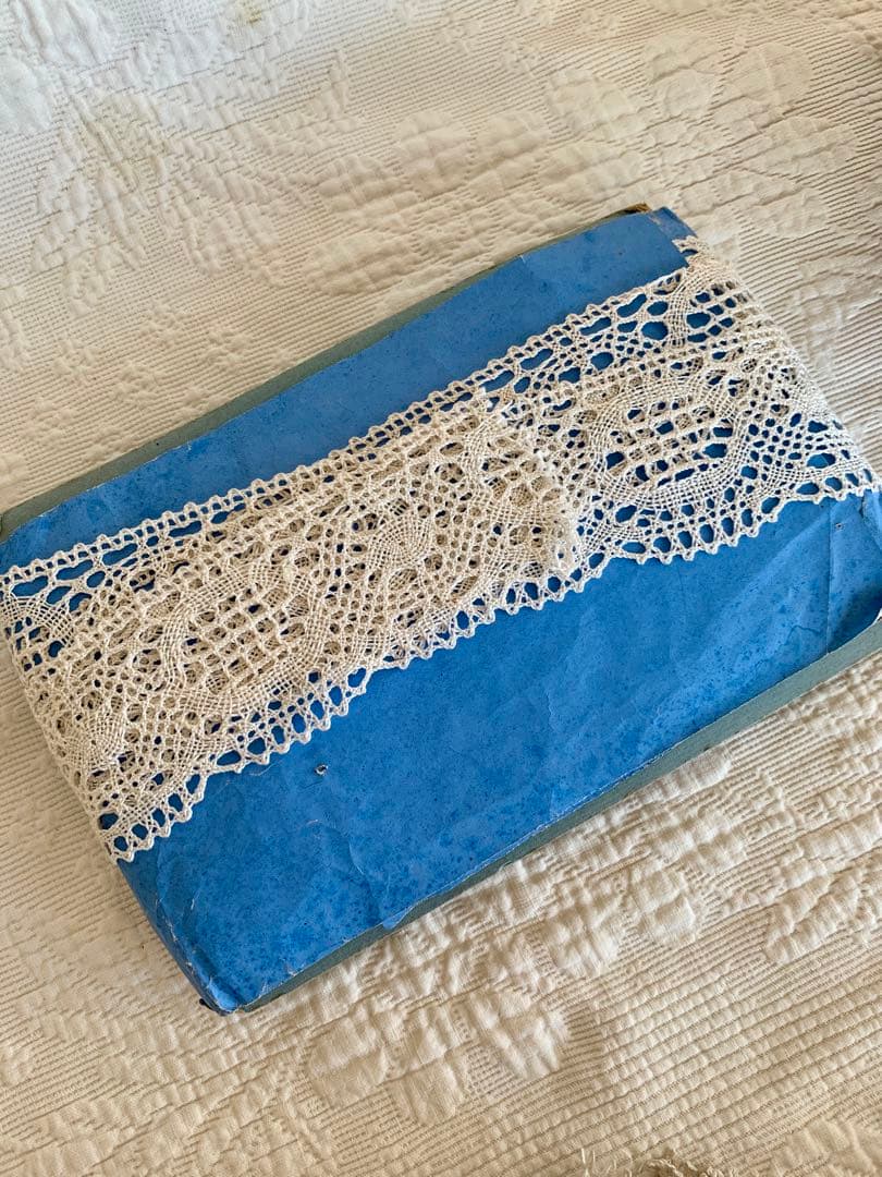 フランスアンティークローズ柄ファブリックパニエ＆アンティーク レースset