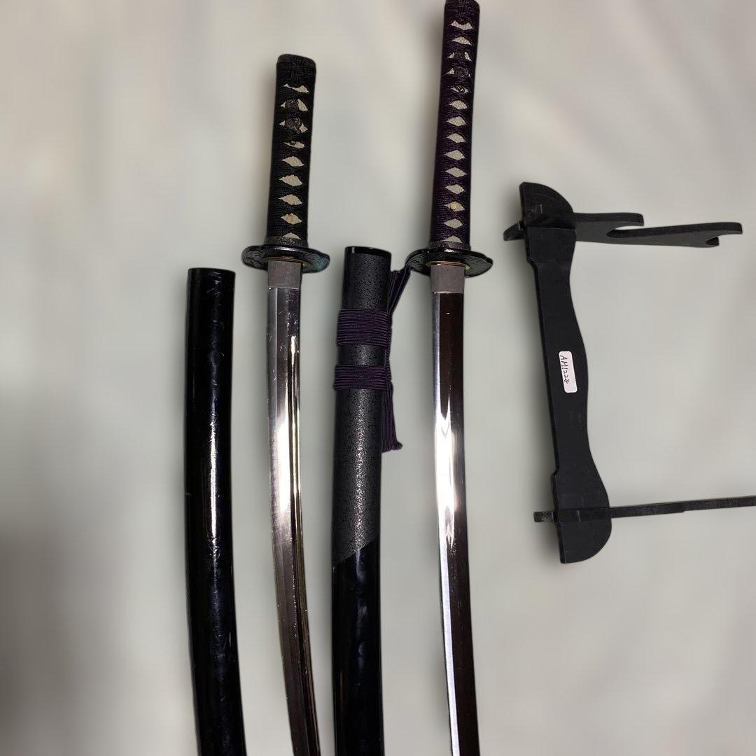 高級模造刀(明智光秀拵え)と脇差居合刀(2本刀掛台付) 紫柄と黒