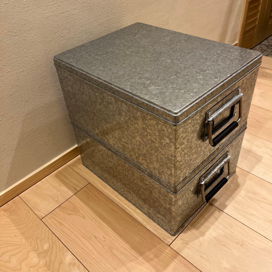 （美品）アルネヤコブセン　テーブルクロック　グリーン　無印　ブリキ缶2個