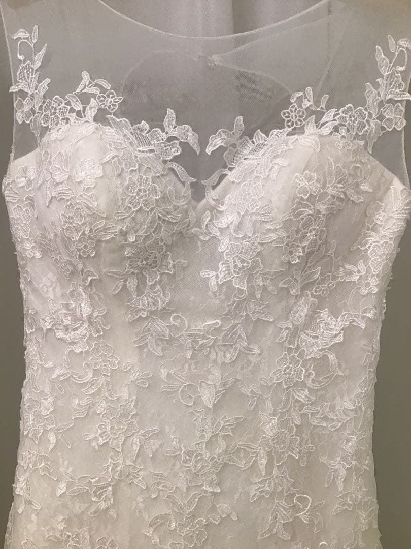 ホワイト レース ウェディングドレス　マーメイド