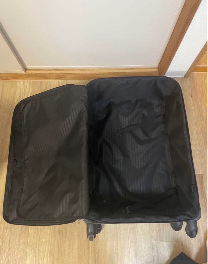 シフレ　エスケープ　大容量80L ソフトスーツケース　ちきりんさん