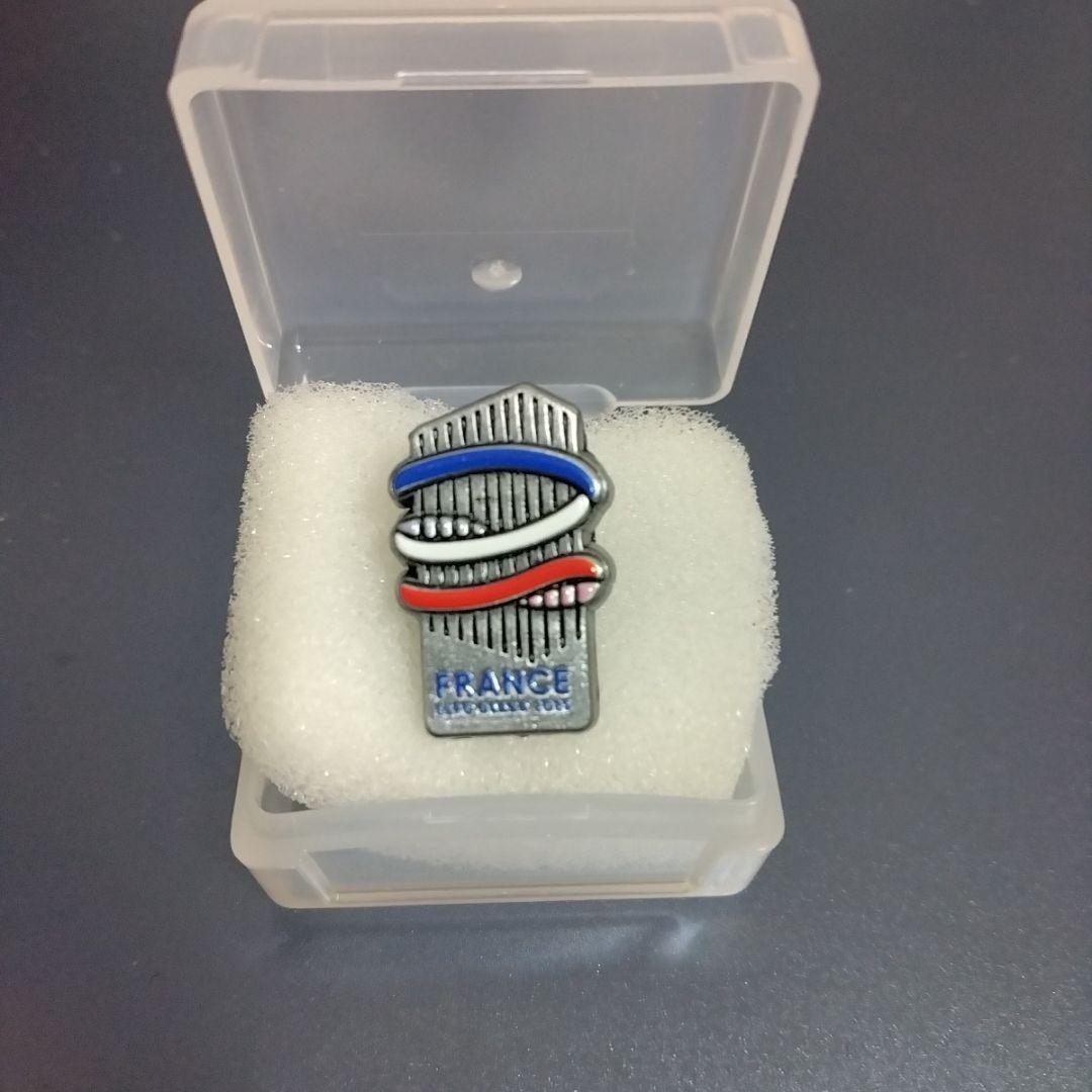 関西万博2025フランス館パビリオンスタッフ用ピンバッチ