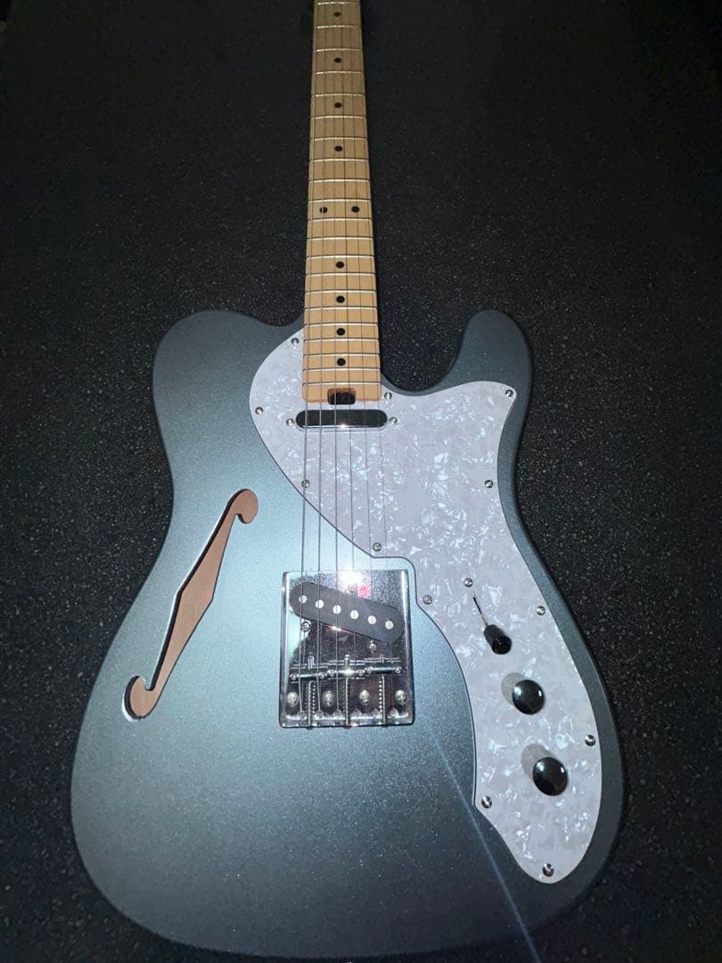 【超特価現在お値下げ中　今週まで】　セミソリッドギター