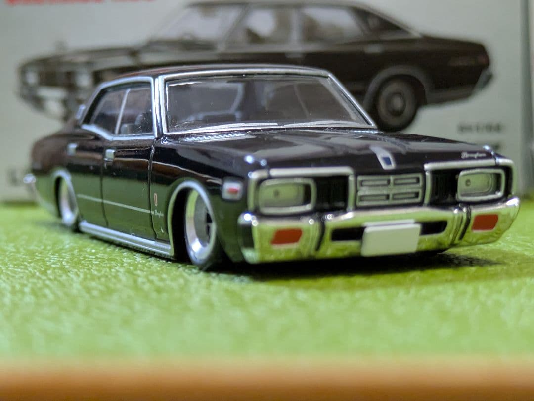 ★ カール　日産　330グロリア、330セド、白、改深リム、ローダウン