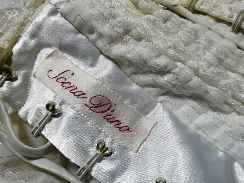 [344] ウエディングドレス ９～１３号サイズ ブランド品 中古