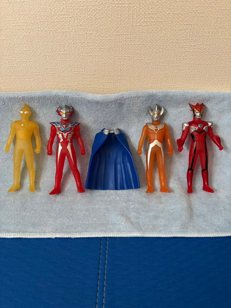【中古美品】ウルトマン・ソフビ　まとめ売り80体＋マントセット