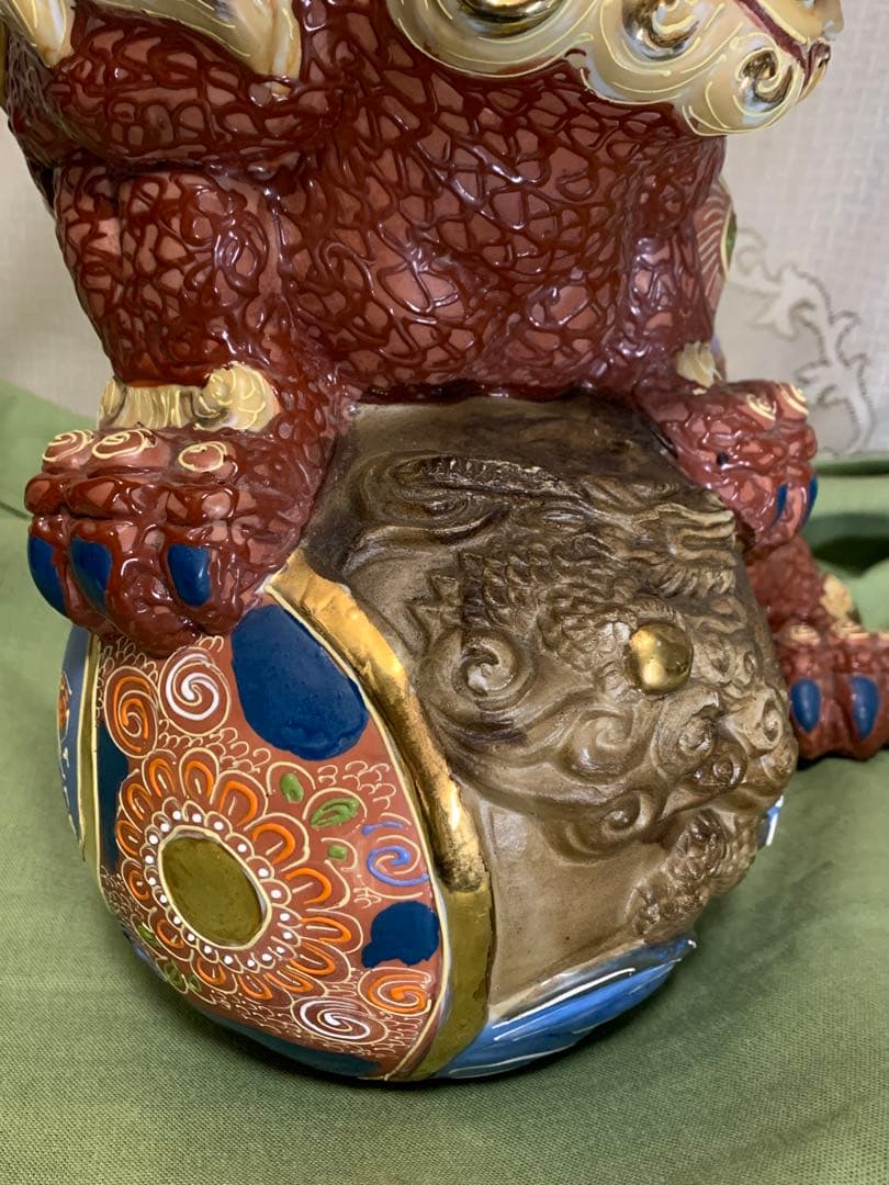 置き物　玉乗り獅子　九谷焼　縁起物 インテリア　置物