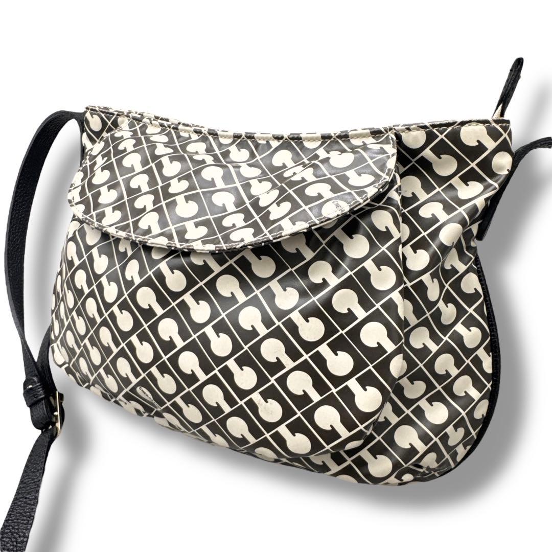 現行品　極美品　ソフティ ゲラルディーニ ロゴ　クロスショルダーバッグ