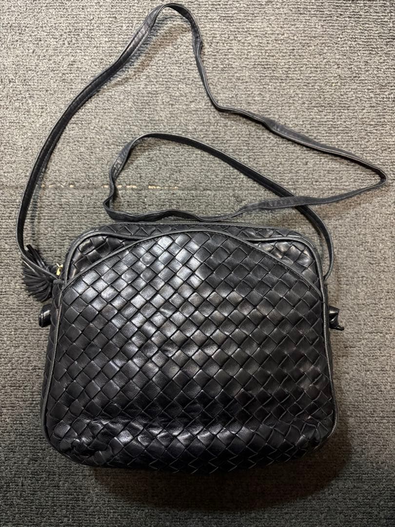 ボッテガヴェネタ イントレチャート　ショルダーバッグ