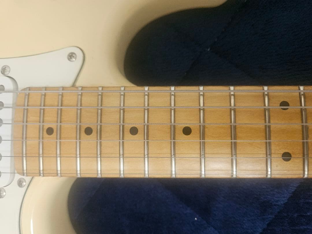 Fender japan ストラトキャスター Eシリアル