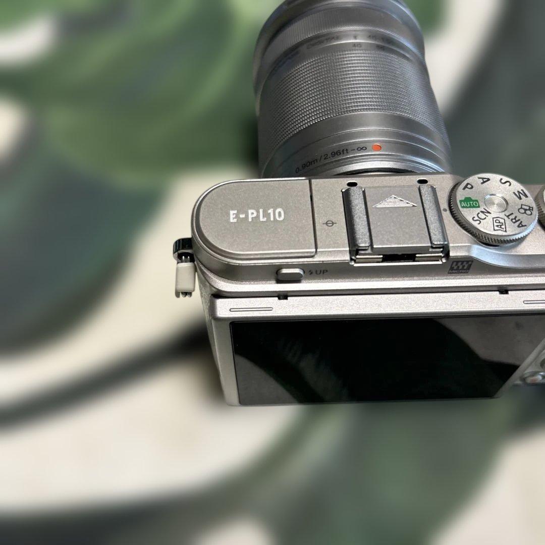 Olympus E-PL10 ホワイト/シルバー　40-150mm