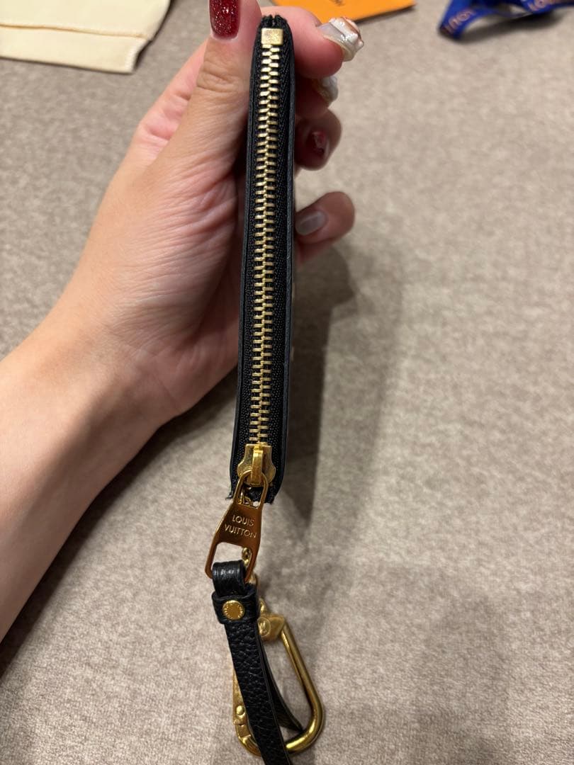 ルイヴィトン ケース ポシェットクレ アンプラント バイカラー