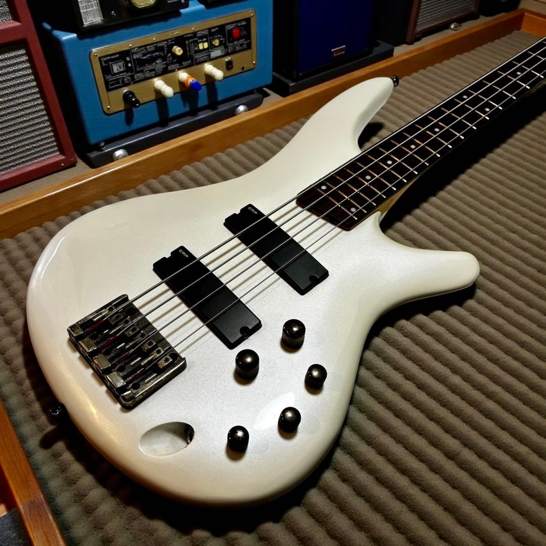 【良品】アイバニーズ IBANEZ エレキベース SR300 ホワイト バンド