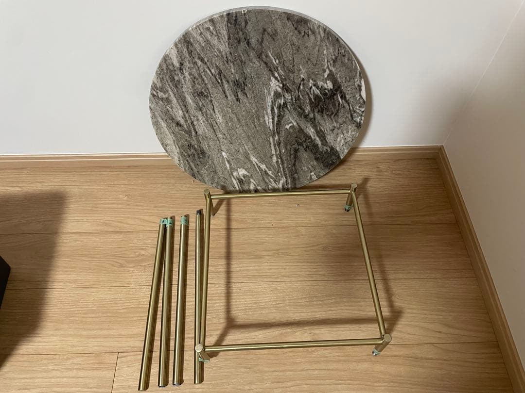 ZARA  円形大理石サイドテーブル