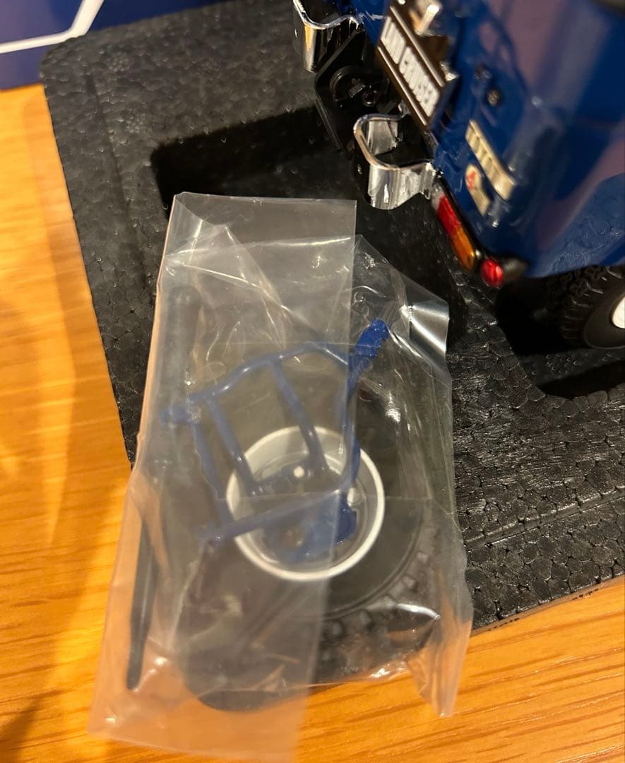 京商1/18スケール TOYOTAランドクルーザー40 青