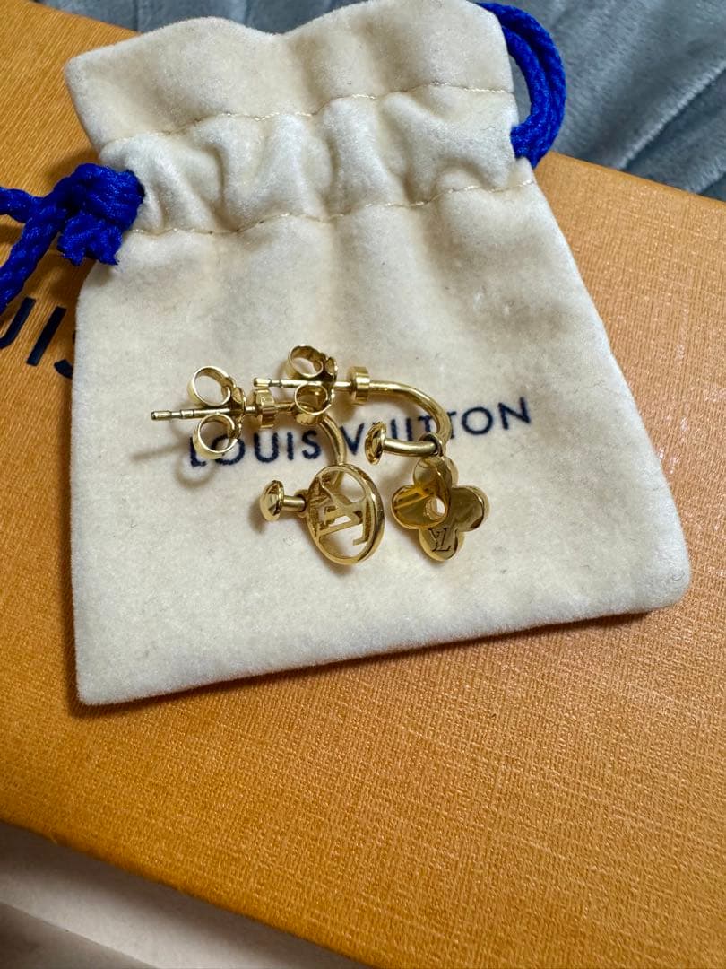 Louis Vuitton ゴールドトーン ピアス