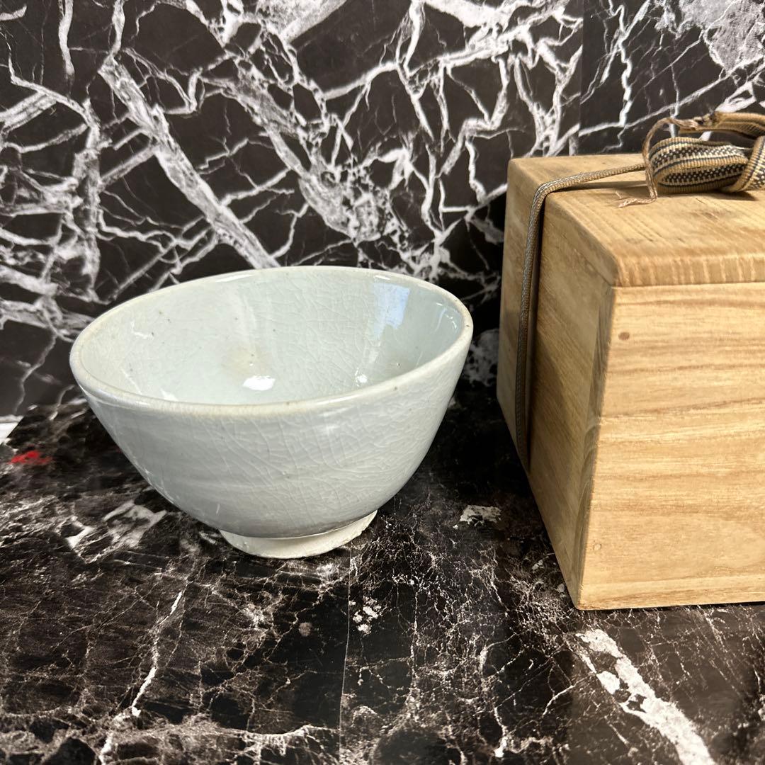 李朝、堅手、茶碗。箱。無傷。