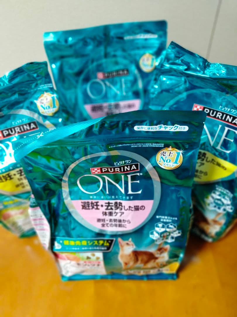 PURINA ONE サーモン&ツナ 3kg×2袋、チキン2kg×2袋