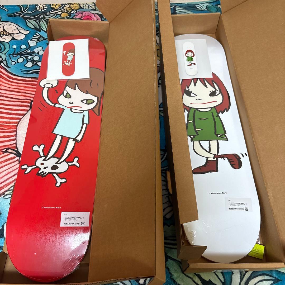 Yoshitomo Nara スケートボードデッキ 赤白新品2年末年始購入不可