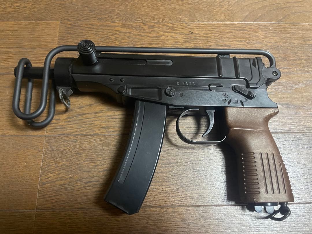 東京マルイ 　V-61 スコーピオン 予備マガジン付き　エアコキ