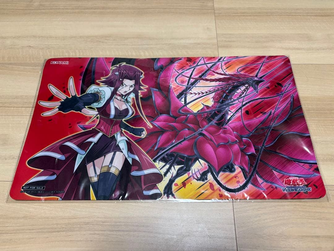 遊戯王OCG TSUTAYA 黒薔薇の破滅竜　プレイマット　十六夜アキ