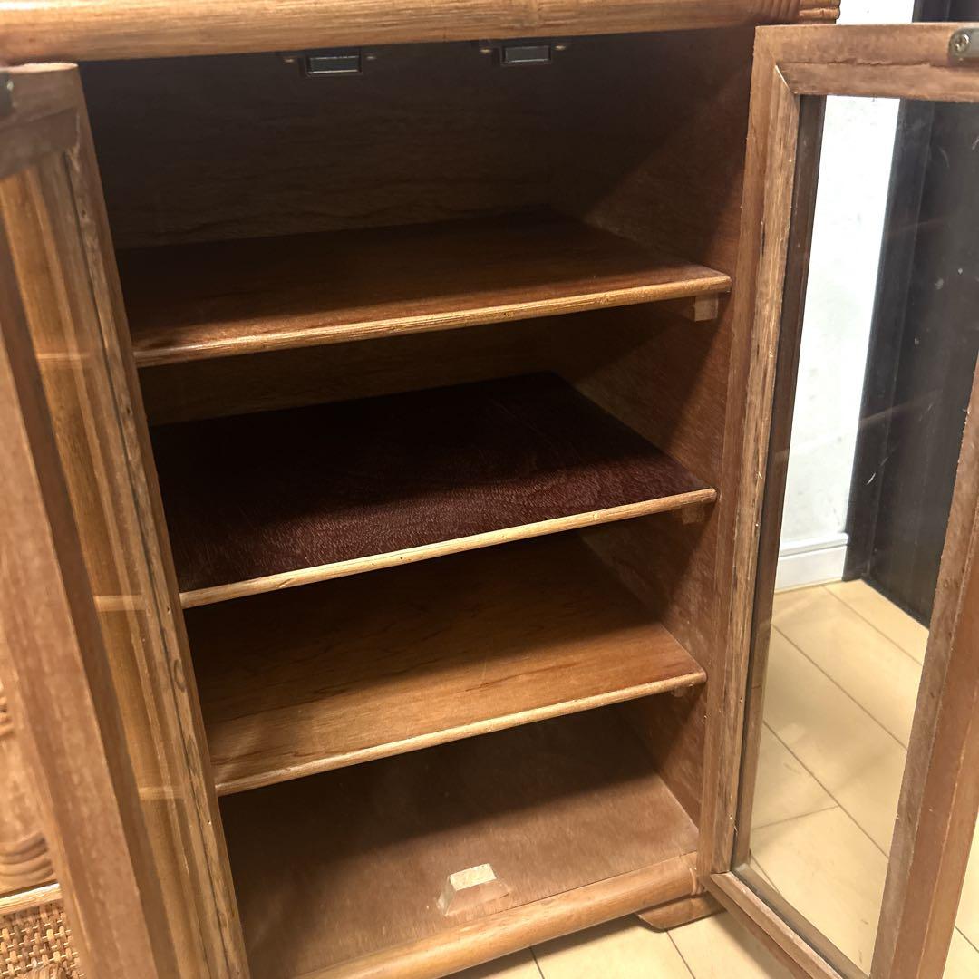 ラタン 籐家具 サイドボードチェスト 4段 ヴィンテージ ガラス扉