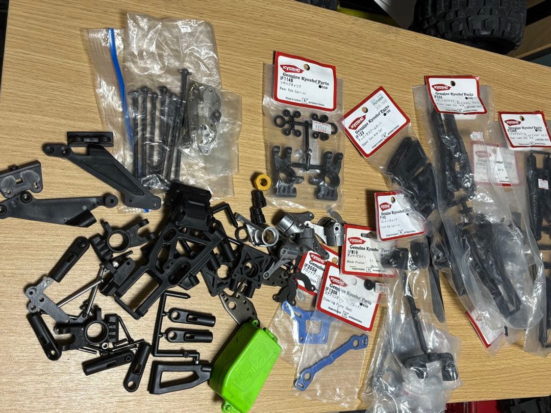 こ*う様 京商 1/8 インファーノ neo 3.0 シャーシ パーツ付き、 ジ