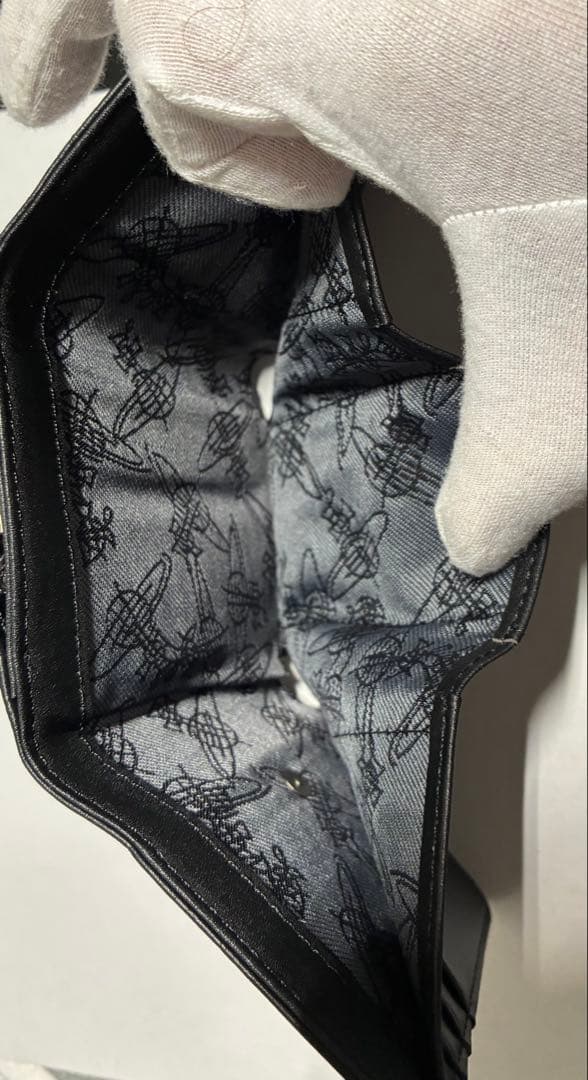 【内柄も素敵☆】Vivienne Westwood 三つ折り財布 マット 黒