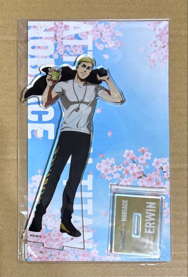 進撃の巨人　エルヴィン　アクリルスタンド ノビエース