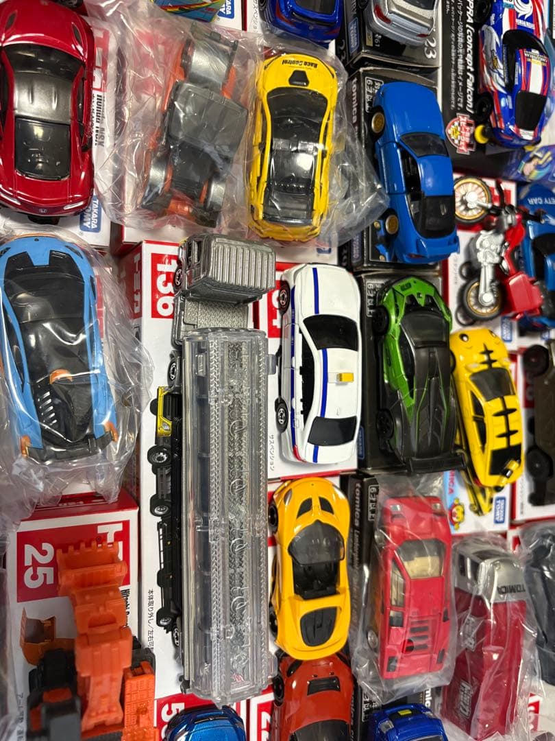トミカ　42台　まとめ売り