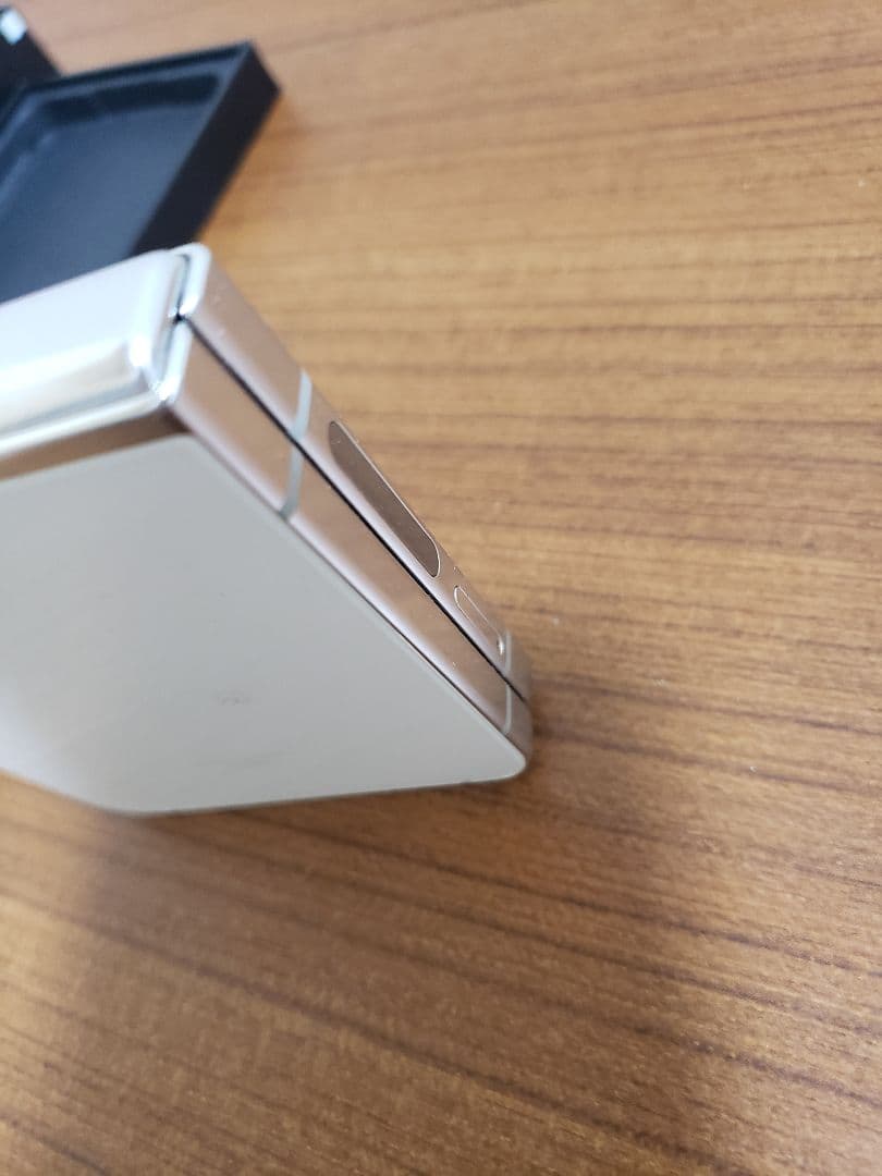 美品 Galaxy Z Flip 5 256GB/simフリー 国内版