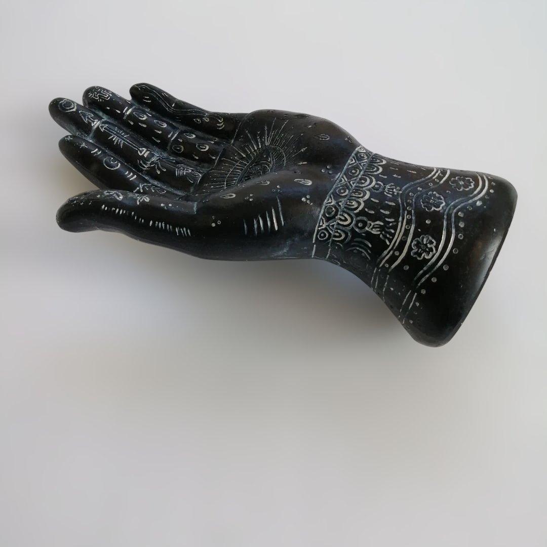 黒い手の置物 ハンドオブジェ