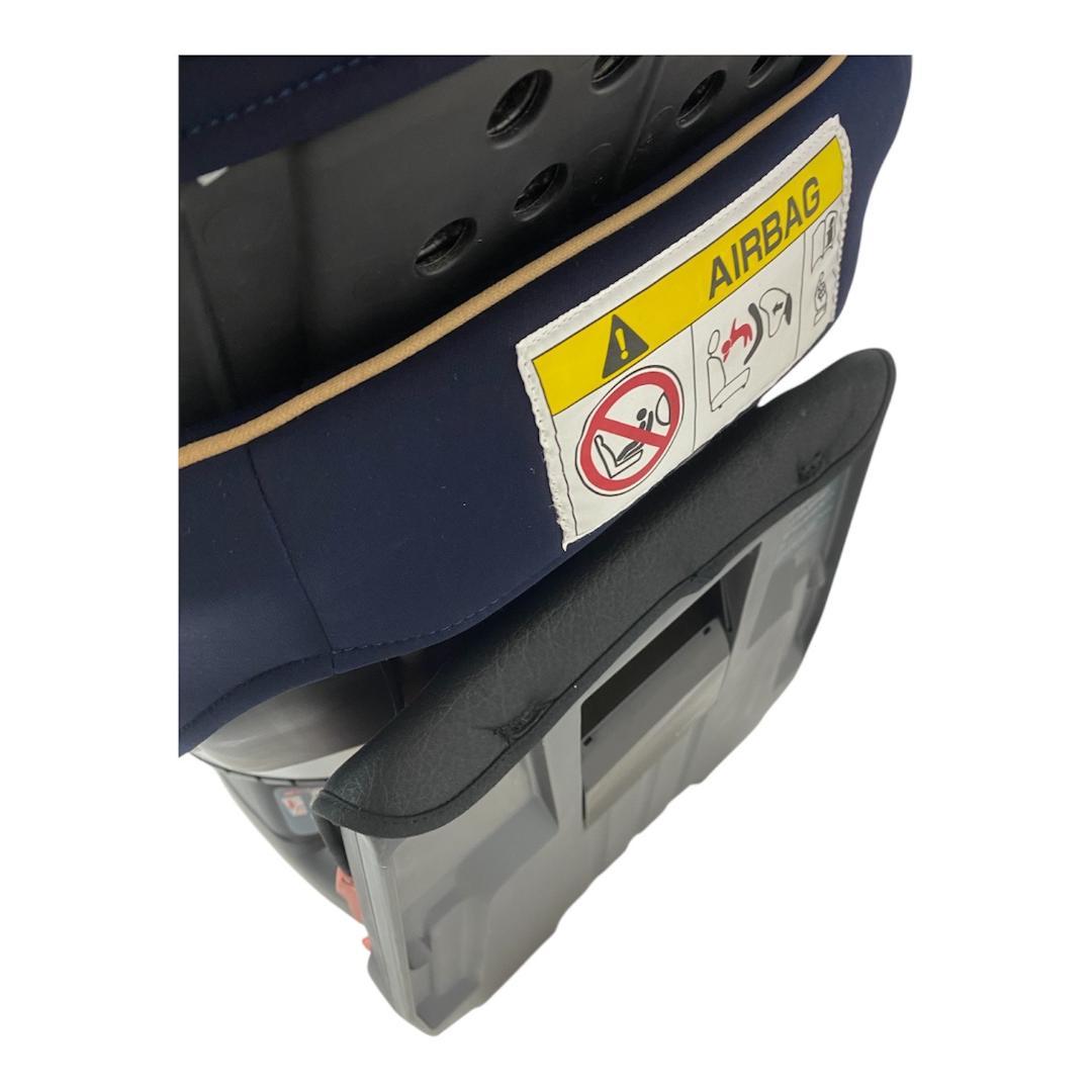 コンビ　クルムーヴスマート　JG-550　新生児〜チャイルドシート　CB-UTC