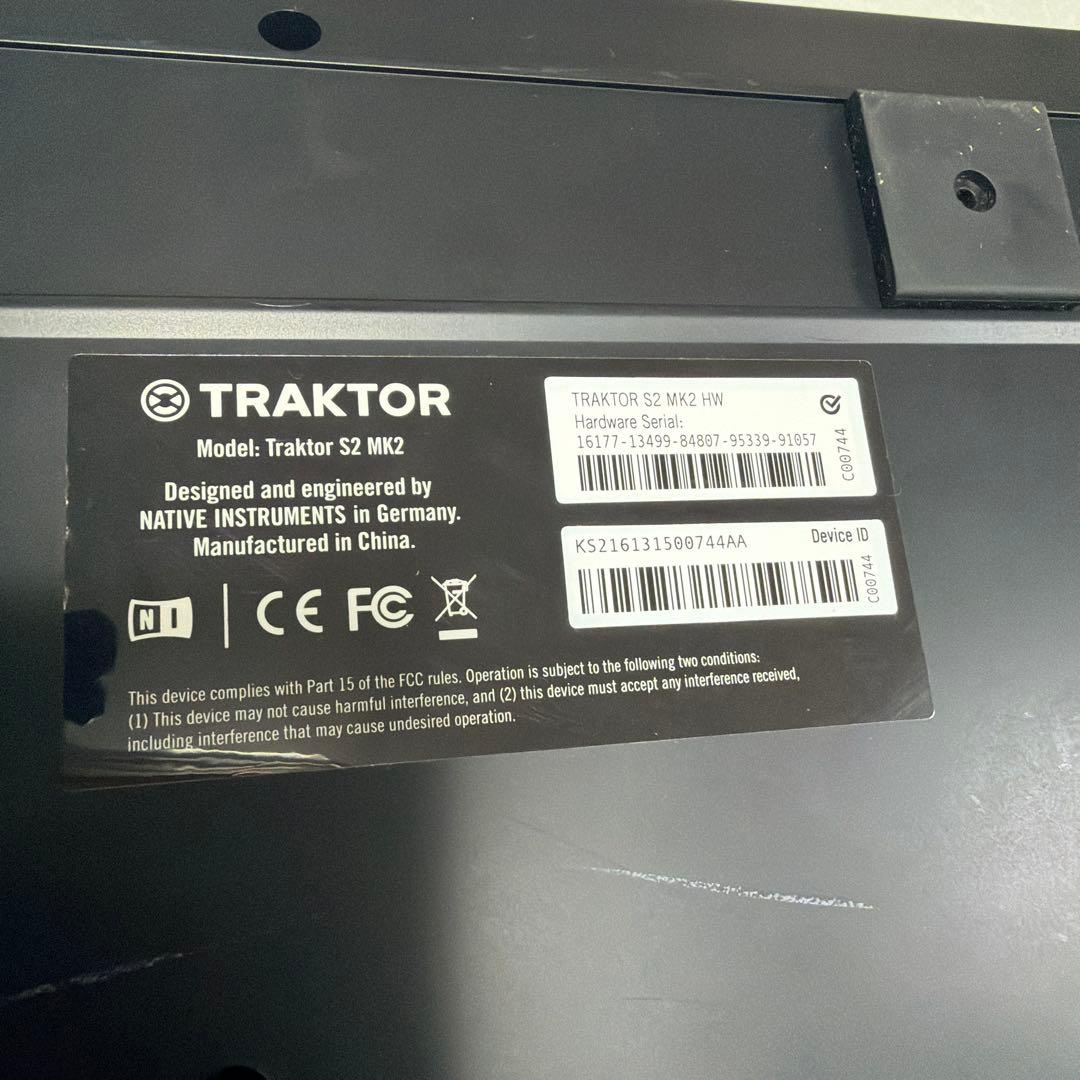TRAKTOR S2 MK2 DJコントローラー