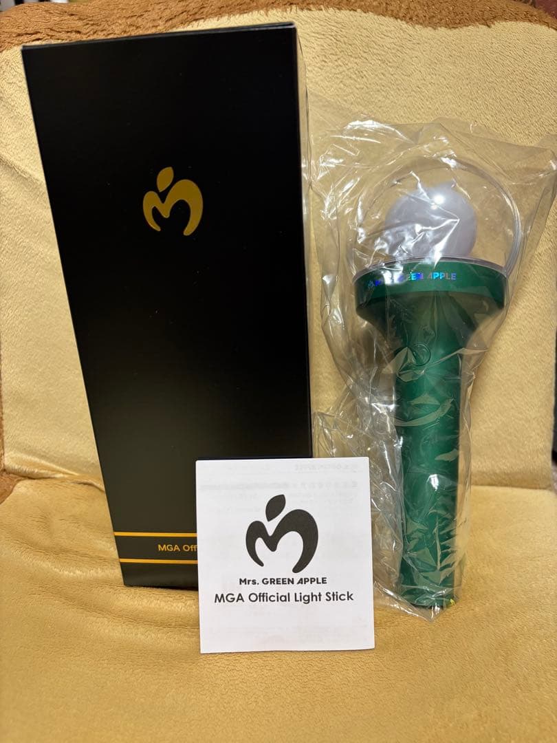 ２点セット公式 MGA ミセス ・ペンライト （本体 、箱、説明書）・バングル