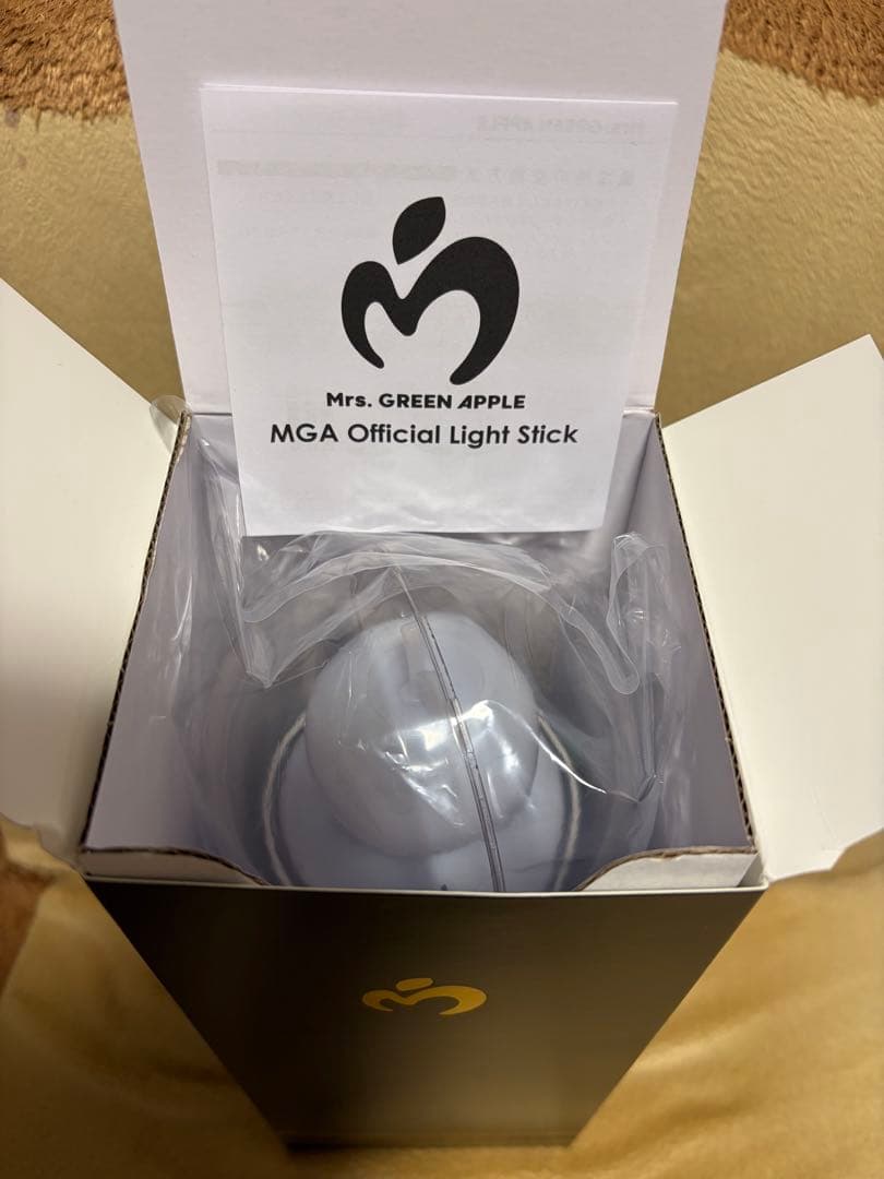 ２点セット公式 MGA ミセス ・ペンライト （本体 、箱、説明書）・バングル