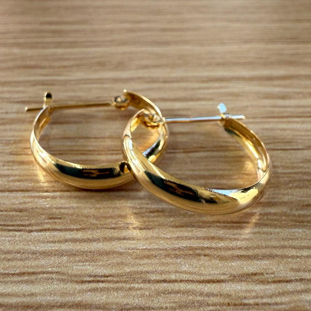 K10ゴールドルーフピアス