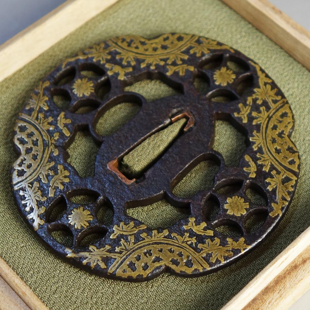 【真鍮象嵌 与四郎鍔】(認定書・鍔箱付き) 鍔 鐔 刀装具 日本刀 武具 骨董