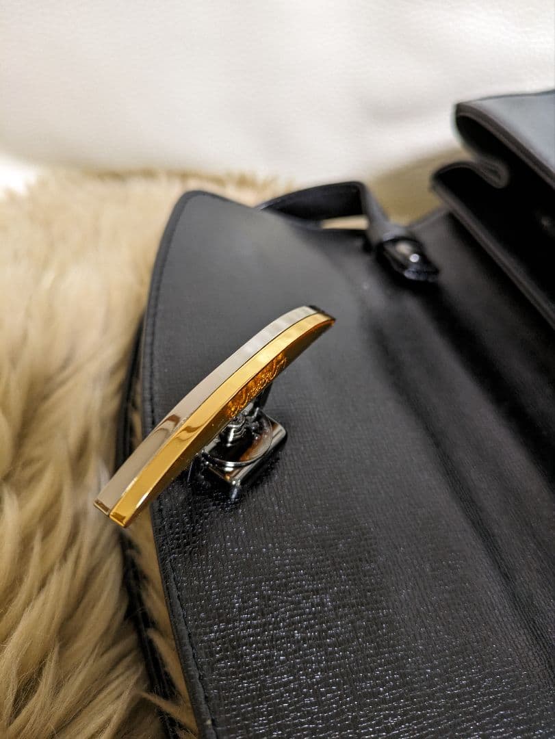 【ギミック有】【美品】ungaro ウンガロ　ハンドバッグ　黒　フォーマル　本革