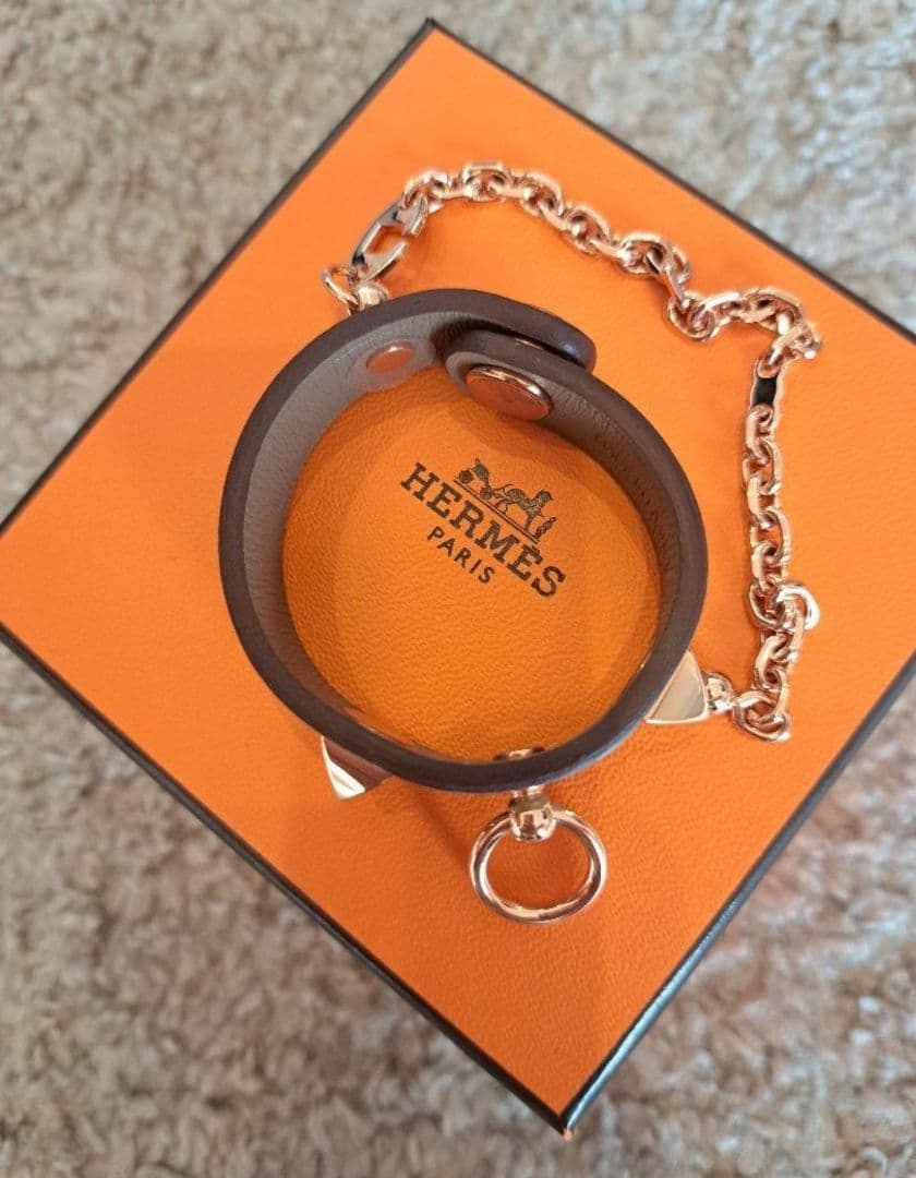 【新品未使用】エルメス グローブホルダー 手袋ホルダー リヴァル エトゥープ