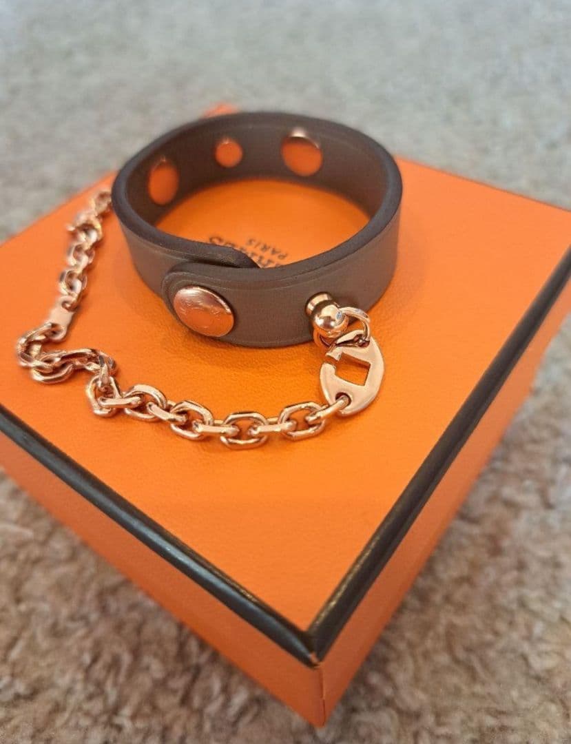 【新品未使用】エルメス グローブホルダー 手袋ホルダー リヴァル エトゥープ